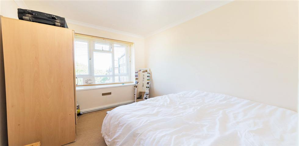 Modern Apartment Mapesbury Road, Kilburn